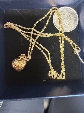 18K /750 Gold diamond cut Heart Pendant Necklace 23 inches long 2.3g